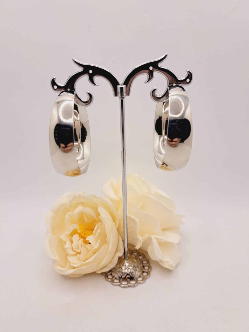 Créole "Alana" en Acier Inoxydable Argenté - 5cm de Diamètre – Image 2