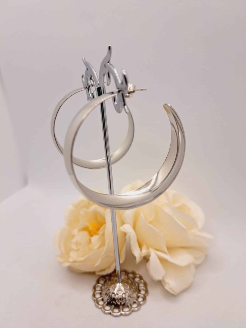 Créole "Alana" en Acier Inoxydable Argenté - 5cm de Diamètre – Image 3