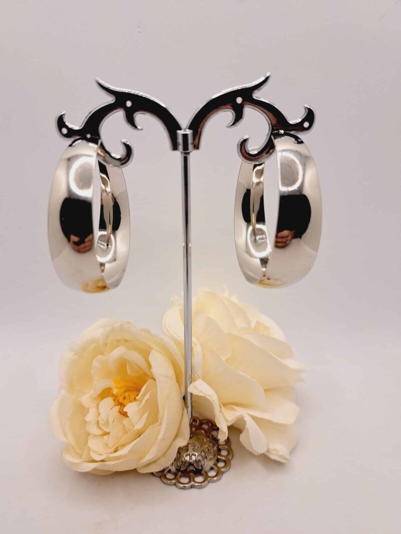 Créole "Alana" en Acier Inoxydable Argenté - 5cm de Diamètre – Image 6