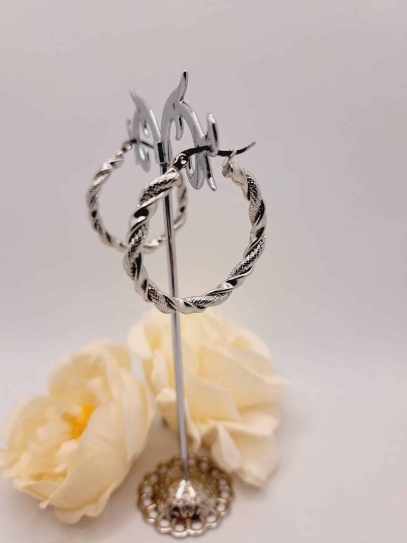 Créole "Lya" en Acier Inoxydable Argenté - 4cm de Diamètre – Image 5