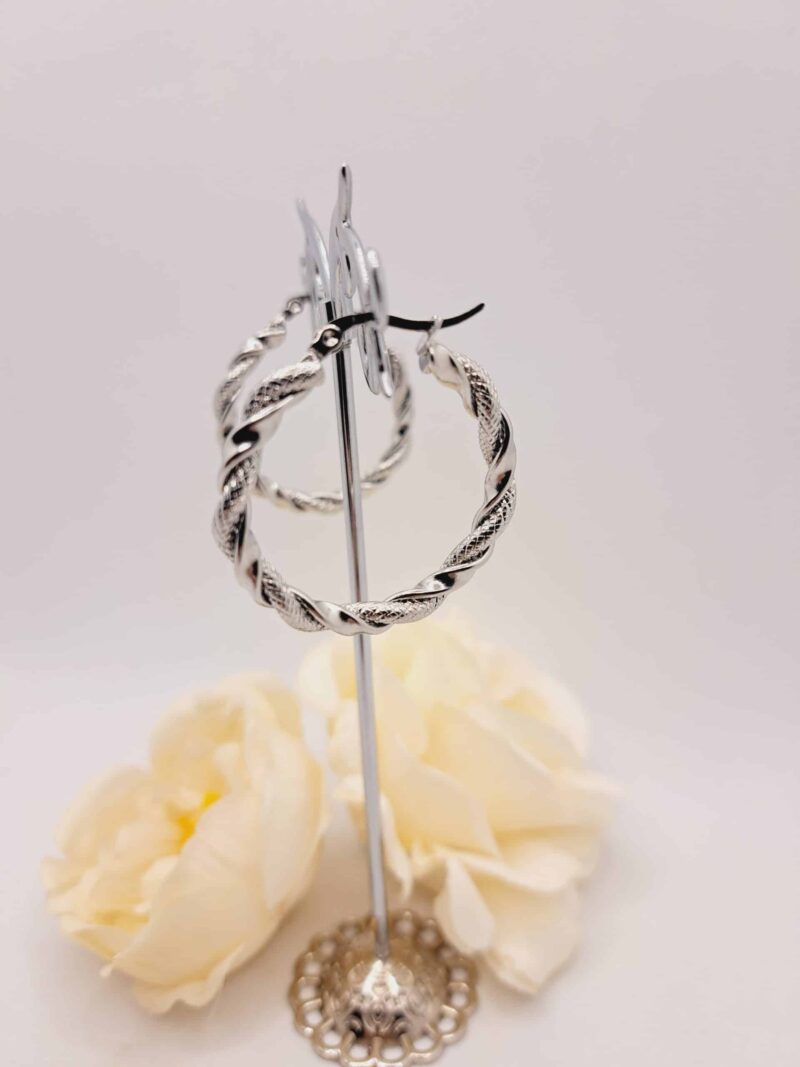 Créole "Lya" en Acier Inoxydable Argenté - 4cm de Diamètre – Image 6