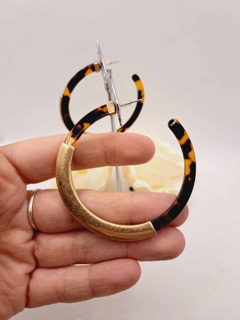 Créoles "Lily-Rose" - Charme Artisanal de 6cm – Image 3